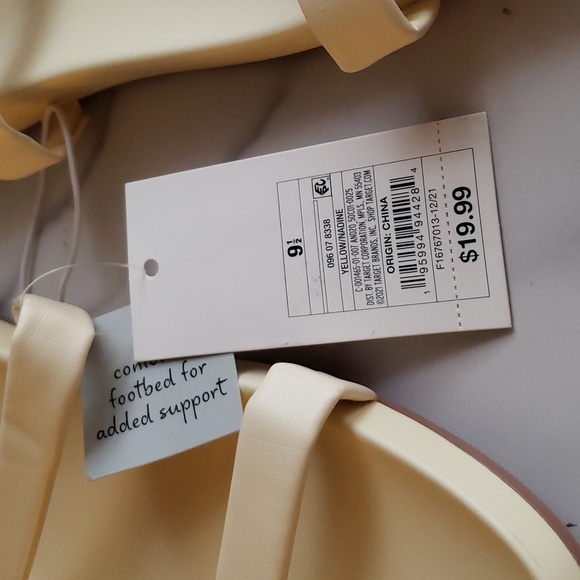 A New Day™ Nadine Skinny Strap Sandals – Yellow Size 9.5 - Picture 2 of 7